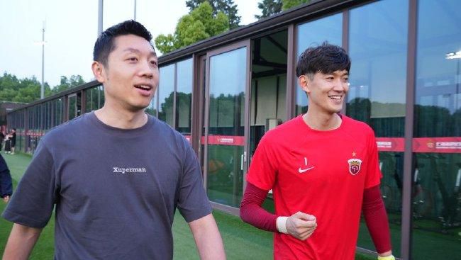 人乳喂奶av喷水