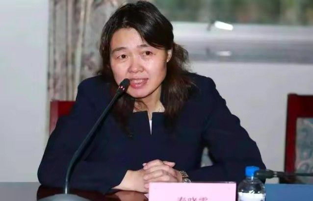 千仞雪把乳夹乖乖戴上被迫调教