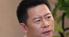在女人眼中的激烈的后辈之上